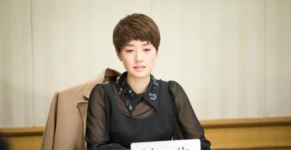羅子君哭.jpg